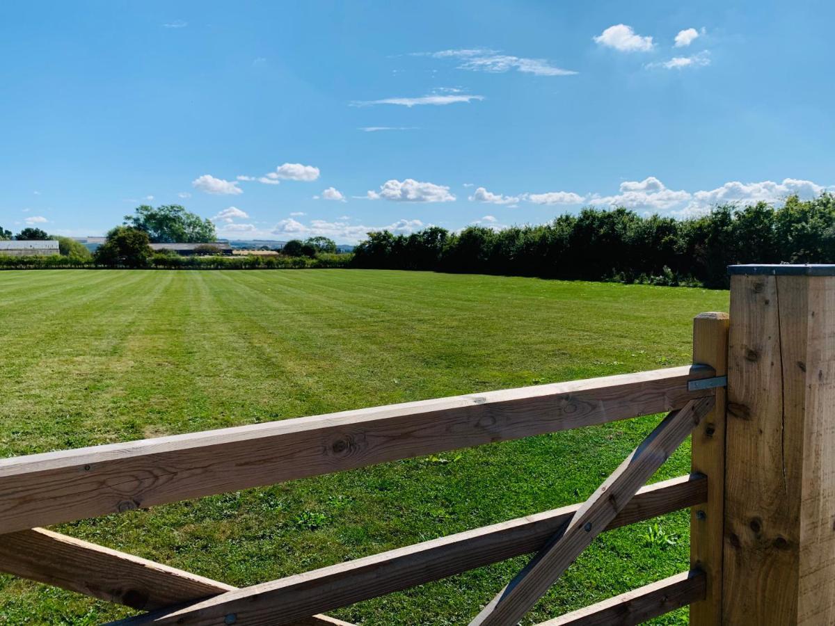Luxury Studio Cottage At Foot Of Yorkshire Wolds ภายนอก รูปภาพ